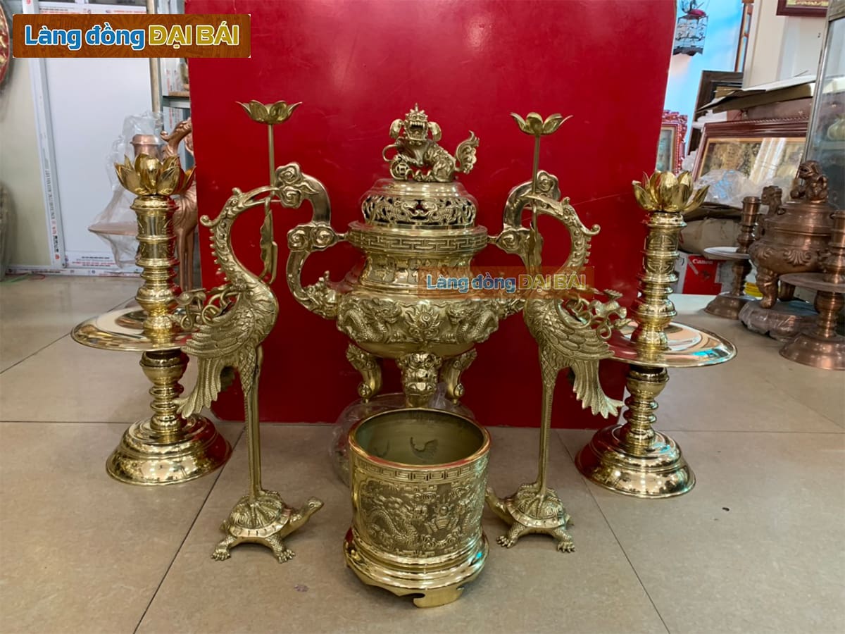 Bộ Đồ Thờ Cúng Đồng Bộ ngũ sự đồng vàng rồng phụng H90cm (81cm) + hoa nến+ hạc sen chùm MNV-DD18/90S-1