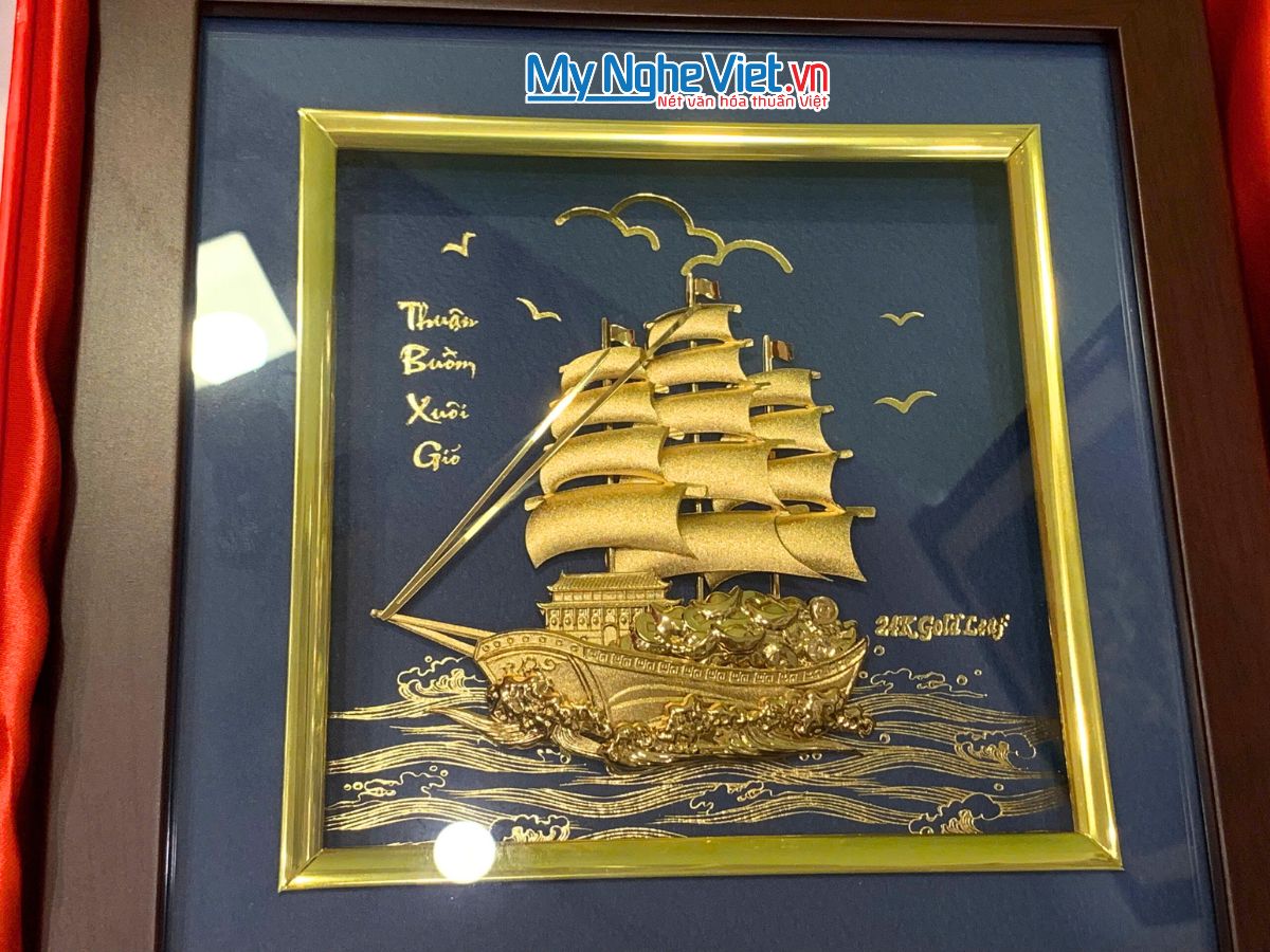 Tranh thuyền buồm dát vàng nền xanh