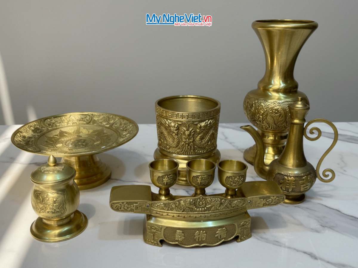 Bộ đồ thờ cúng Ông Táo Bằng Đồng Vàng Đậm (6 món)
