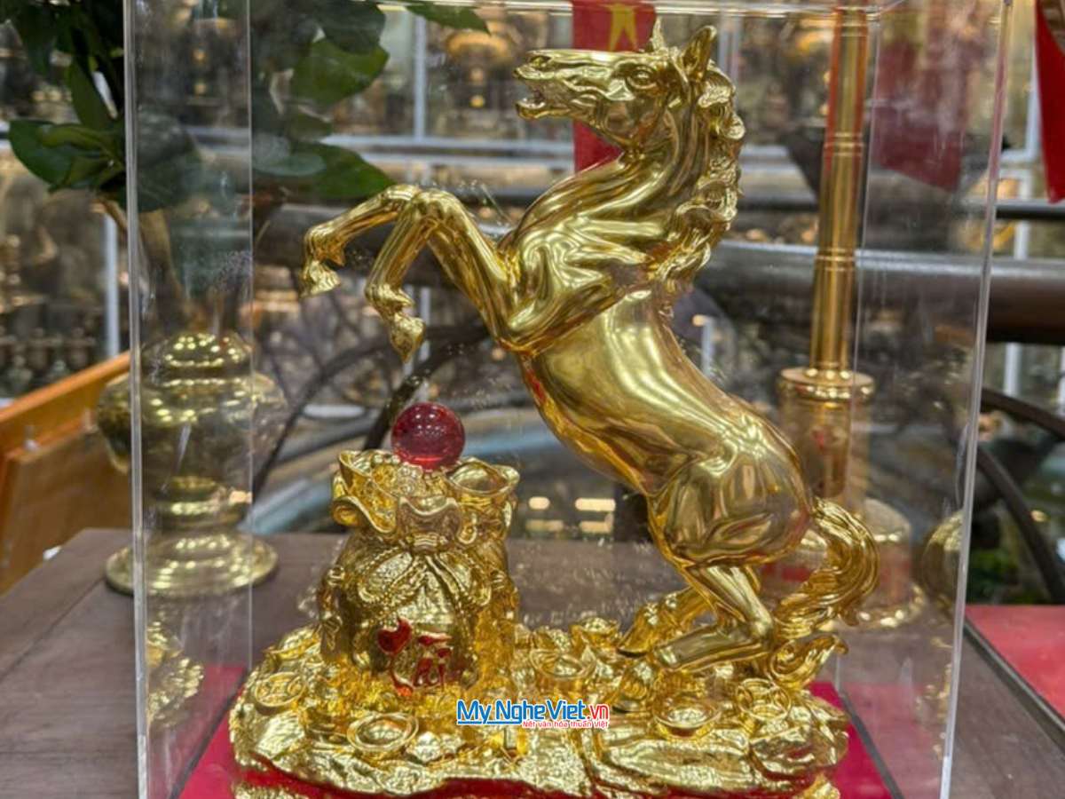 Tượng Ngựa Mạ Vàng 24k Mã Đáo Thành Công cao 35cm