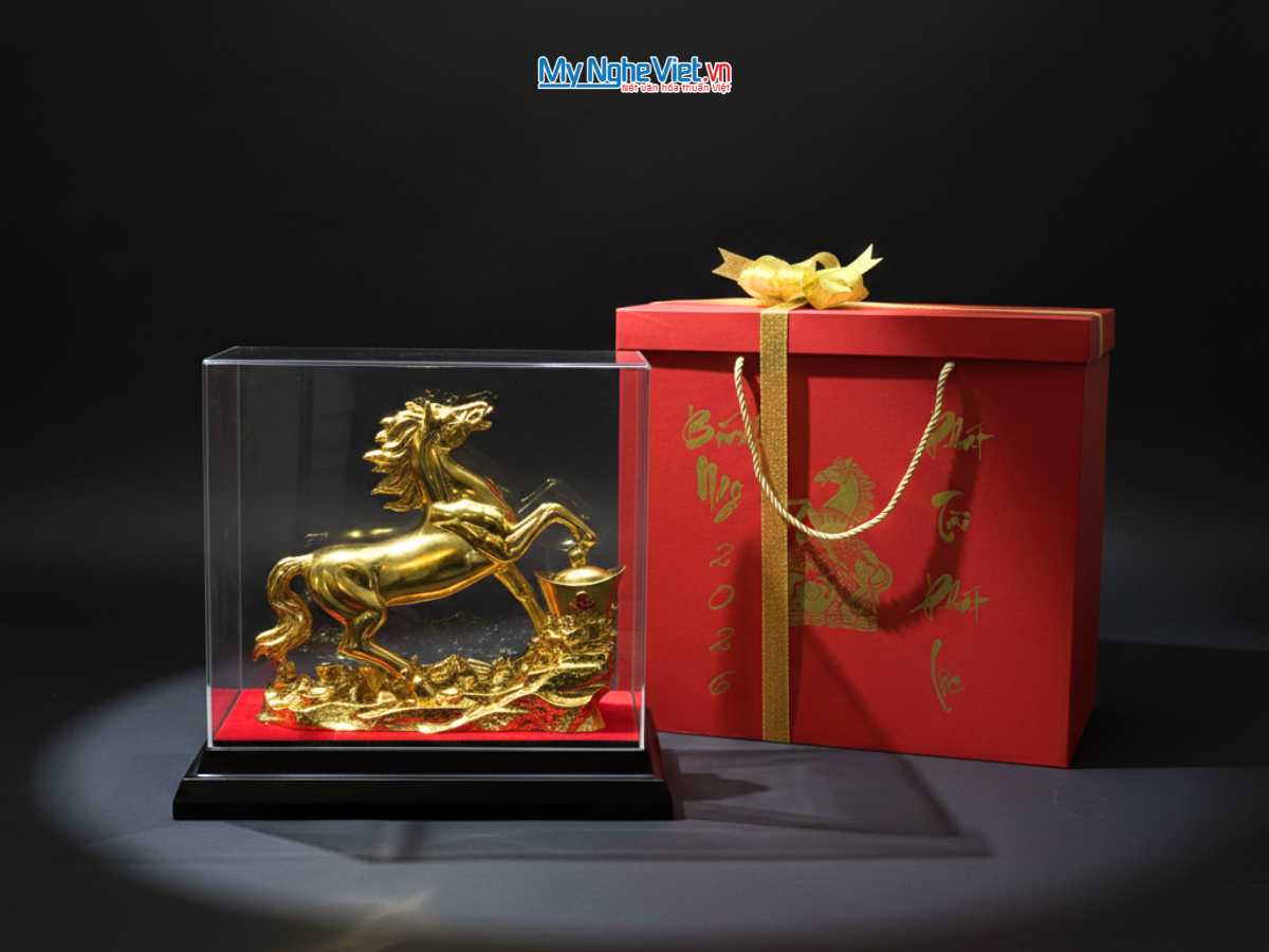 Tượng Ngựa Mạ Vàng 24k Mã Đáo Thành Công cao 30cm